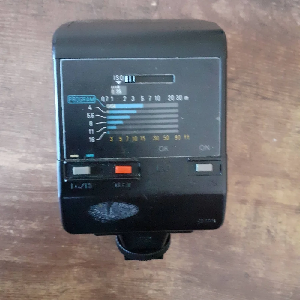 Minolta flash attachment